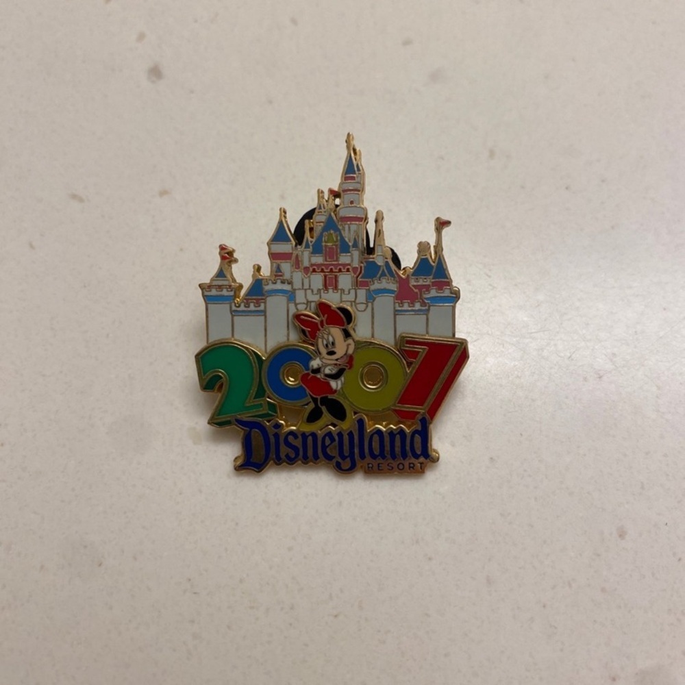 2007 Cinderella Castle Collection Minnie Mouse Pin